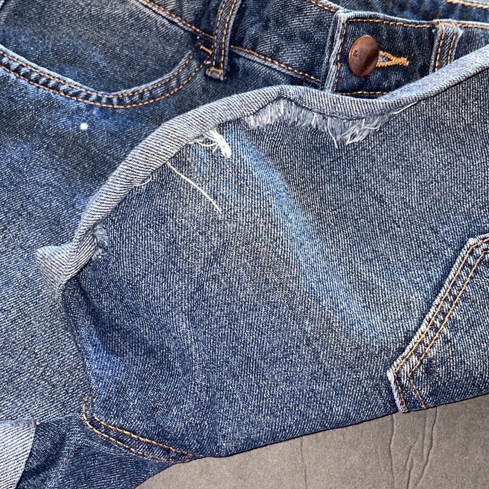& Denim shorts. - Picture 6 of 7